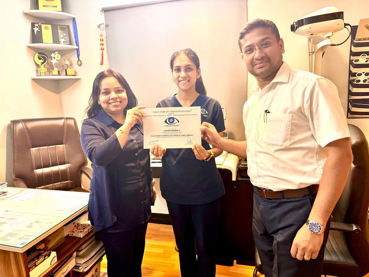 Optom. Subashreelakshmi C receiving Fellowship in Binocular Vision and Vision Therapy